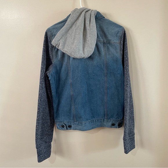 Aeropostale Men’s Light-washed Denim Hoodie (size: S) - Picture 2 of 8